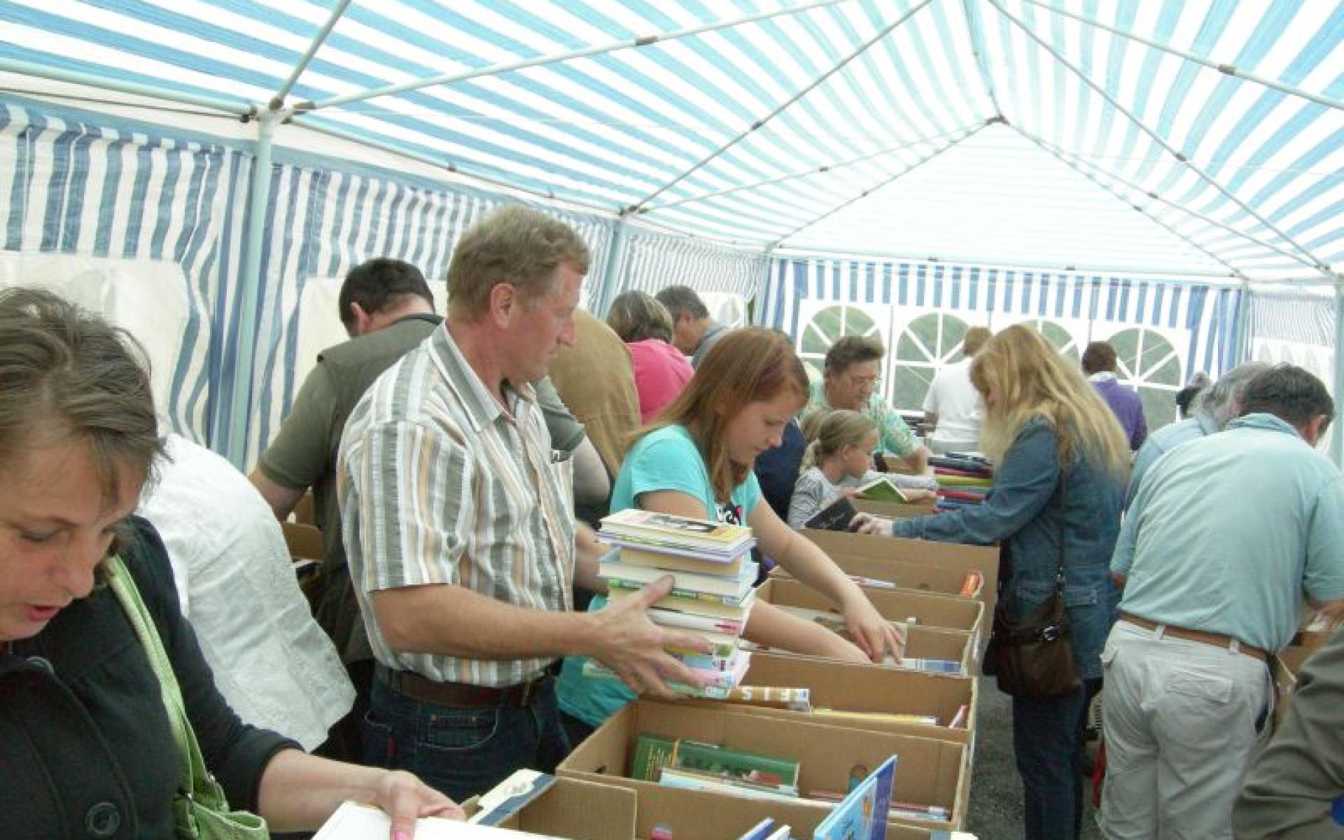 Bücherflohmarkt einst